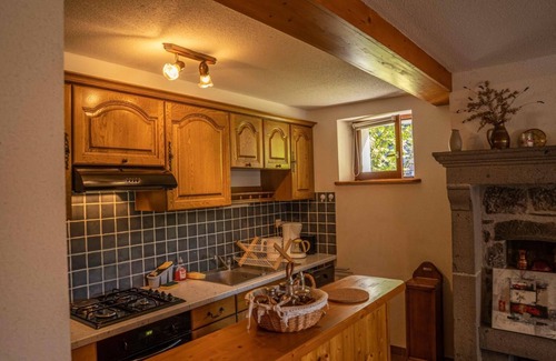 Besse-et-Saint-Anastaise House | Sancy Outdoor - Besse-et-saint-anastaise