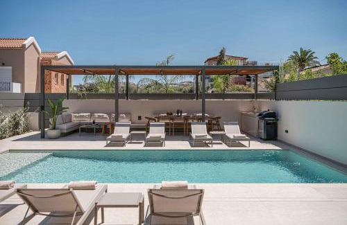 Daratsos Villa | Sancy Luxury Villa I 400m beach, "Heated" pool & Gym