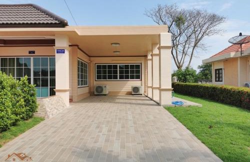 Kram House | Sand-D House Pool Villa A3 at Rock Garden Beach Resort Rayong