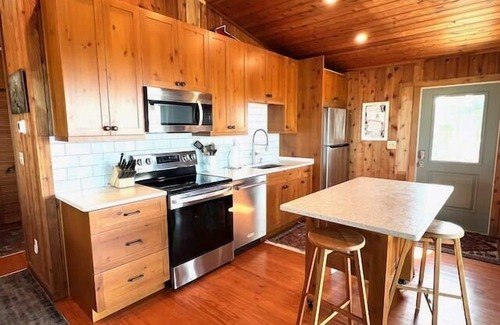 Placida Cottage | Sand Dollar Cottage: Cozy"Old-Florida" beachfront cottage with private dock!