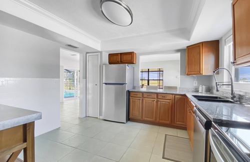 Oakland Hills Villa | Sand Dollar, full refund*, pool heat, sleeps 6