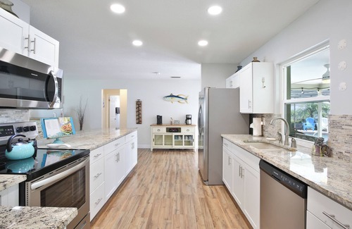 West Bradenton House | Sand Dollar - Newly Renovated Home w/Private Heated Saltwater Pool, Free Wifi