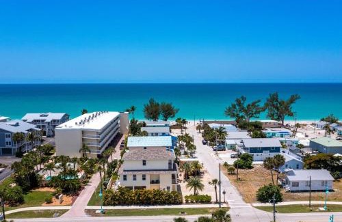 Englewood House | Sand Dollar Siesta-walk to beach less than 1 min!