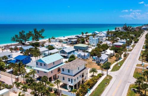 Englewood House | Sand Dollar Siesta-walk to beach less than 1 min!