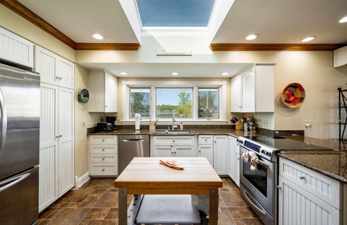 Onsted House | Sand Lake Getaway *Lakefront!*