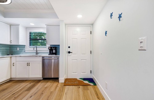 Sanibel Condo | Sand Pointe 111, 2 Bedroom Corner-Unit Condo, Gulf View Overlooking Pool