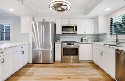 Sanibel Condo | Sand Pointe 111, 2 Bedroom Corner-Unit Condo, Gulf View Overlooking Pool