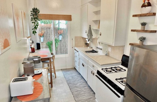 Belmont Shore Condo | Sand, Sun & Second