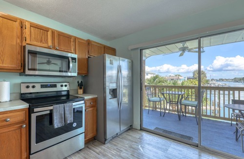 Redington Shores Hotel | Sand Vista Vacation Rentals