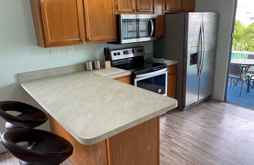 Redington Shores Hotel | Sand Vista Vacation Rentals