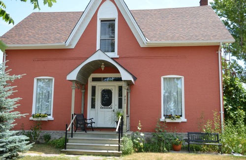 Picton House | Sandbanks at Trillium House -PEC near Picton
