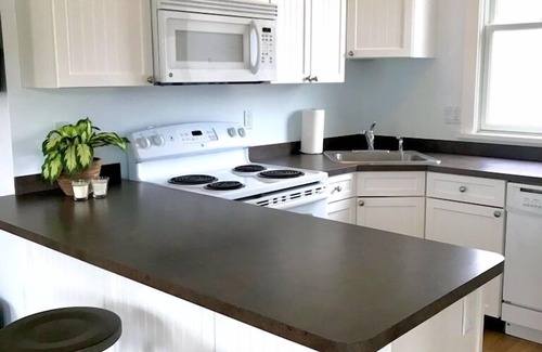 Cherry Valley House | Sandbanks Cottage Resort Villa In Beautiful Prince Edward County