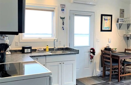 Wellington House | Sandbanks Cottage at The Birch