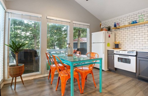 Sunrise Beach Apartment | Sandbox 9-Boat Slip, SUPs, Fire Pit, Pet Friendly