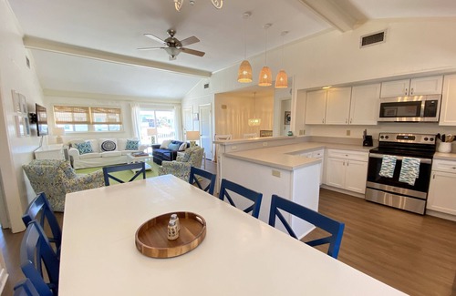 Sandbridge House | Sandbridge Family Cottage - Beach, Pool, AND Bay!
