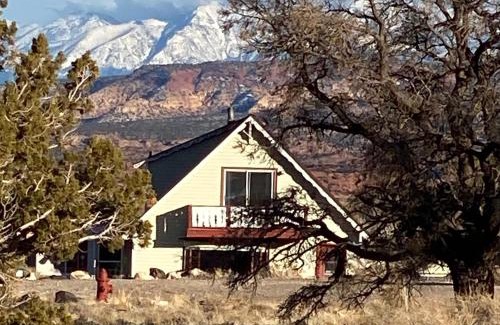 Torrey House | Sandcreek Cottage/Fabulous Views on Five Acres