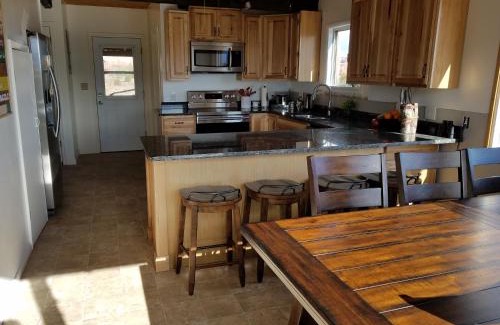 Torrey House | Sandcreek Cottage/Fabulous Views on Five Acres