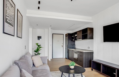 Thessaloniki Apartment | Sanders Arch - Cozy 1-Bdr. Apt. w/ Balcony