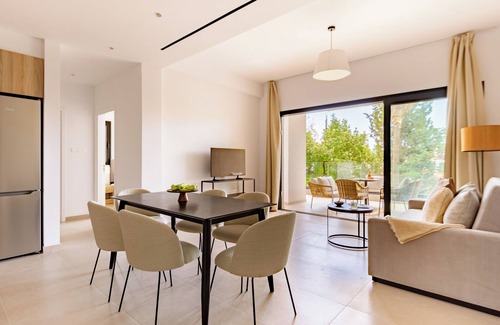 Limassol Apartment | Sanders Breeze - Bright 2 bdr apartment with balcony