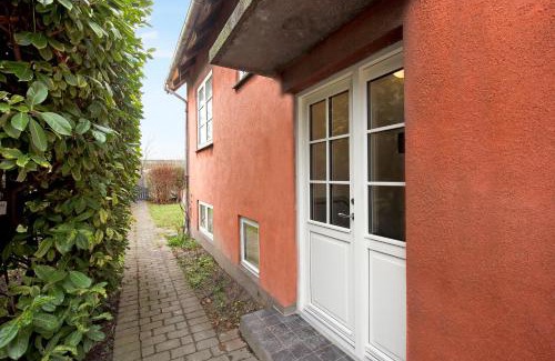 Amager Apartment | Sanders Charm - Amazing Two-Bedroom Apartment with Shared Garden