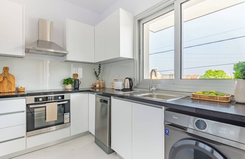 Limassol Apartment | Sanders Cruise - Modern 2-bdr Apt With Balcony
