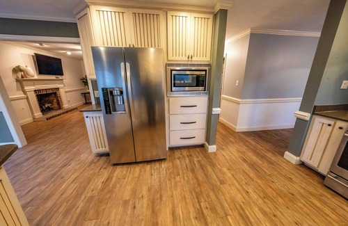 Savannah House | Sandfly home with cottage and pool, close to downtown and Tybee