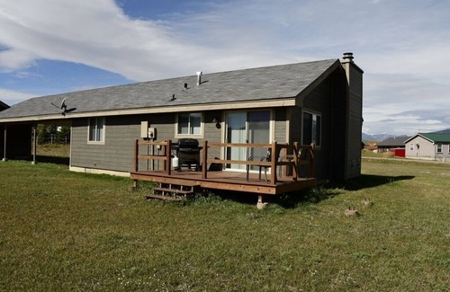 Horse Butte House | Sandhill East Home - all comforts of home with great mountain views