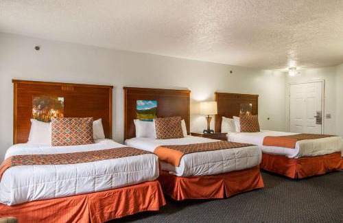 Westside Hotel | Sandia Peak Inn Old Town ABQ, a Howard Johnson by Wyndham