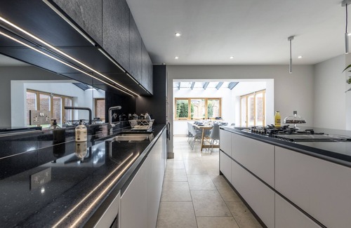 Sandwich House | SandiLodge & Cottage Sleeps 16