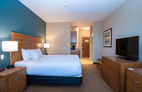 Squamish Hotel | Sandman Hotel and Suites Squamish