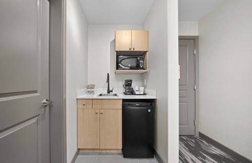 Calgary Hotel | Sandman Hotel Calgary Airport