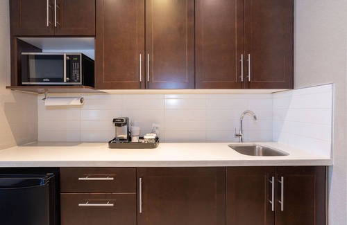 Southeast Edmonton Hotel | Sandman Signature Edmonton South Hotel