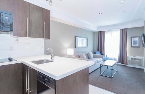 City Centre Hotel | Sandman Signature Kamloops Hotel