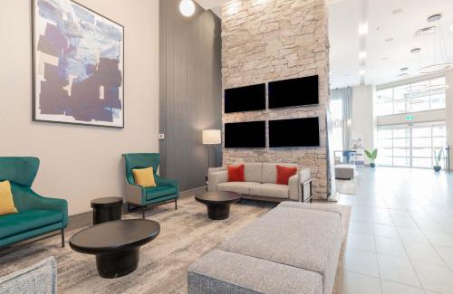 Etobicoke Hotel | Sandman Signature Toronto Airport Hotel