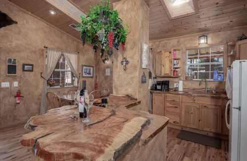 Ruidoso Cabin | Sandoval in the Historic Upper Canyon