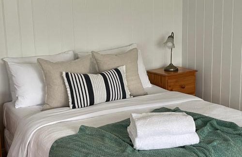 Port Fairy Villa | Sandpiper - charming beach villa