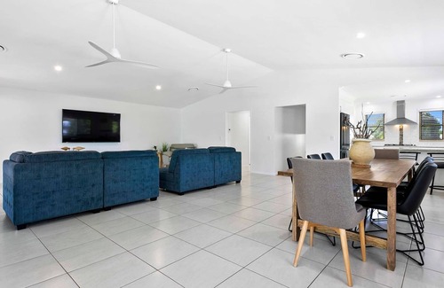 Traviston House | Sandpiper - Premier Holiday Haven