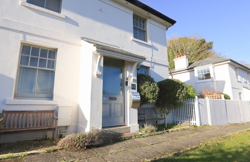 Dartmouth House | SANDQUAY VIEW, family friendly, with a garden in Dartmouth