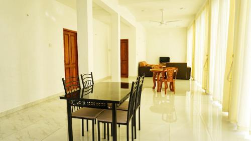 Inamaluwa Bed & Breakfast | Sandra Resort
