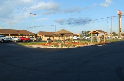 Cheyenne Hotel | Sands Motel
