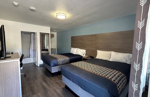 Livermore Hotel | Sands Motel