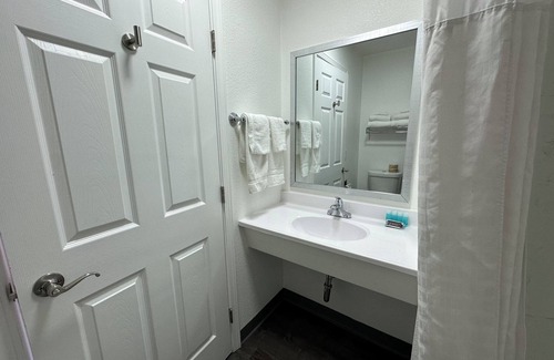 Livermore Hotel | Sands Motel