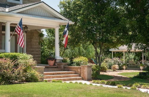Llano Bed & Breakfast | Sandstone Street Bed and Breakfast