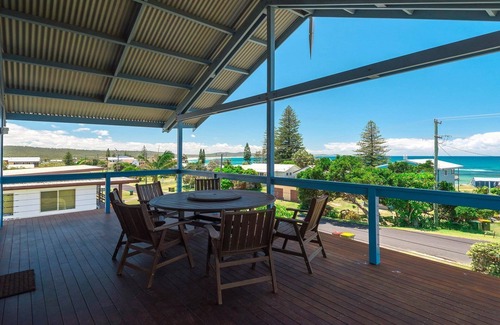 Brooms Head House | Sandvika - Ocean Views