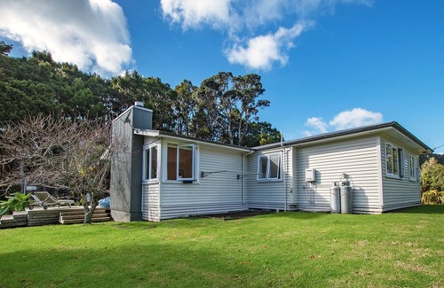 Matapouri House | Sandy Bay Hideaway - Sandy Bay Holiday Home