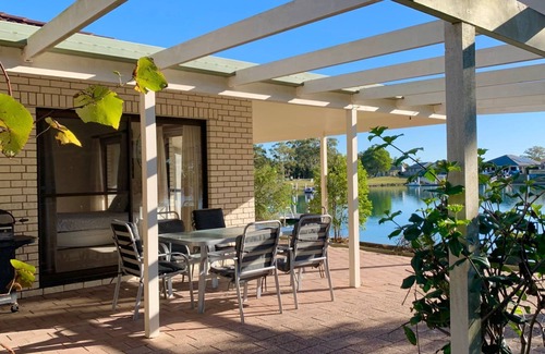 Yamba House | Sandy Bay | Pet Friendly Waterfront