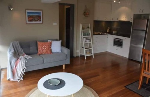 Sandy Bay Apartment | Sandy Bay Unit next to Casino, 5 min to CBD.