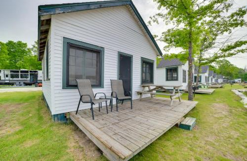 Cedarville House | Sandy Beach and Sunset Views Cedarville Cabin 3!