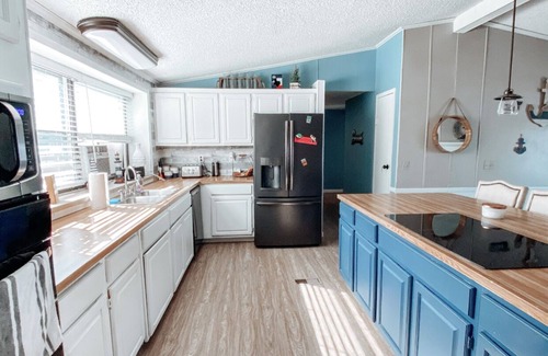Graford House | Sandy Beach Cabana on Possum Kingdom Lake