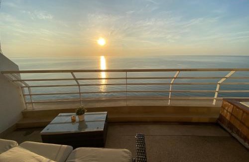 Cha-am Apartment | Sandy Beach Condo 17D